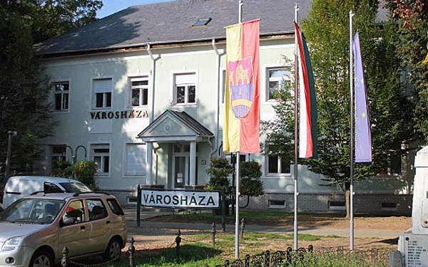 Csökkentették a képviselői tiszteletdíjat Dombóváron