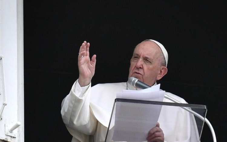 Ferenc pápa ismét a szülőség fontosságát és érdemeit magasztalta 