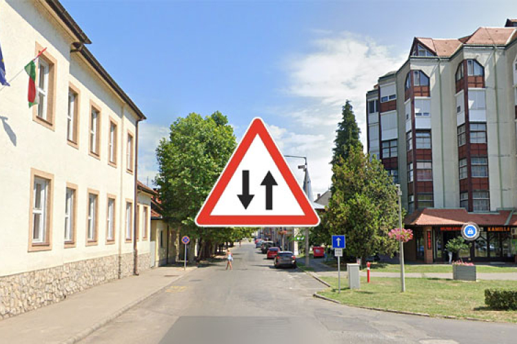 Ismét kétirányú a forgalom a Dombó Pál és a Báthori utcákban