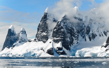 Soha nem olvadt ilyen gyorsan az Antarktisz jege