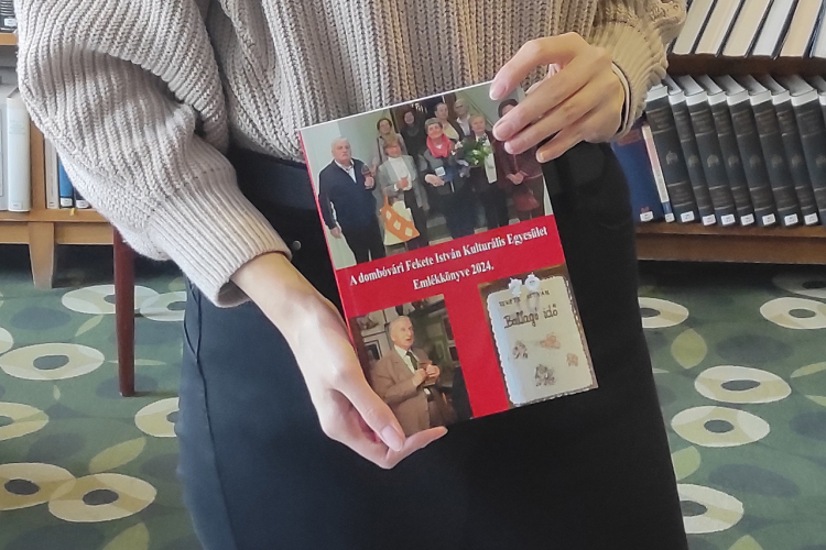 Már a dombóvári könyvtárban olvasható a legújabb emlékkönyv