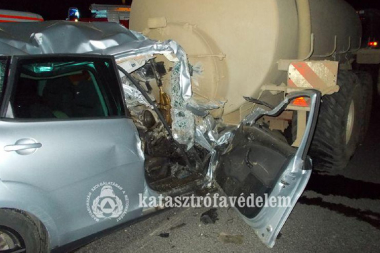 Személyautó ütközött mezőgazdasági vontatóval szerda hajnalban