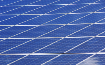 MEKH: júniusban 25,2 százalékkal nőtt a napelemek által termelt villamos energia mennyisége éves összevetésben