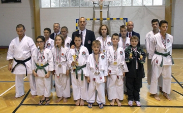 Karate Országos Bajnokság kilenc bajnoki címmel