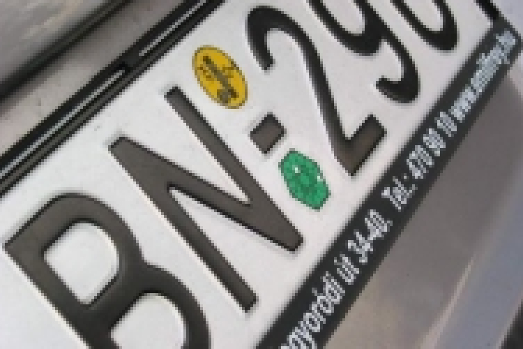 Egyelőre nem lesz rendszámcsere