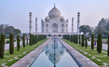Eddigi lehosszabb zárvatartása után újra nyitva a Tadzs Mahal