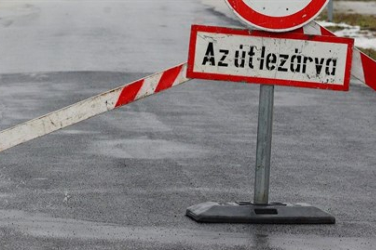 Pénteken helyezik ki a karácsonyi díszkivilágítást Dombóváron