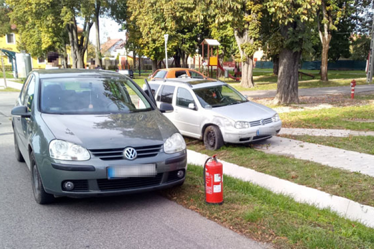 Két személyautó ütközött Dombóváron
