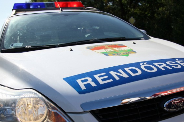 A rendőrök az ajtót berúgva jutottak a segélykérő dombóvári asszony lakásába