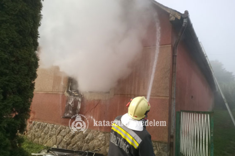 Lakhatatlan lett a Szakcson kigyulladt ház