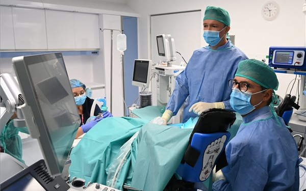 Magyarországon a régióban elsőként indulhat el a mióma vágás nélküli műtéti kezelése