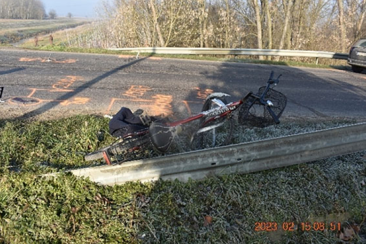 Egy autó kerékpárossal ütközött Dombóváron