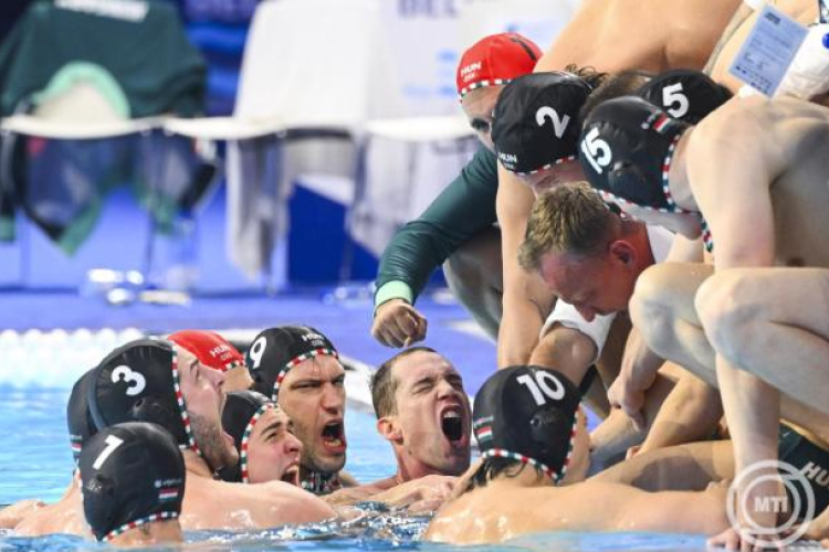 Férfi vízilabda-vk - A házigazda görögök legyőzésével kezdtek a magyarok