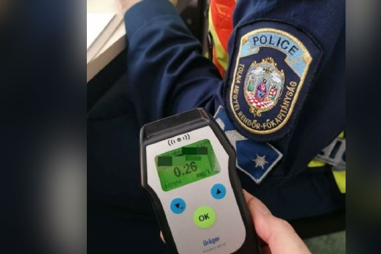  Vezetéstől eltiltott, ittas dombóvári sofőrt vettek őrizetbe a rendőrök