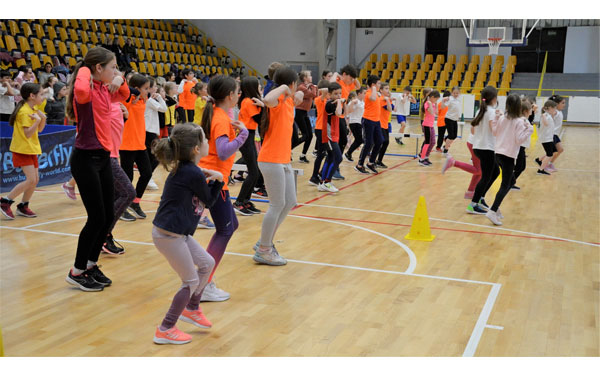 „Nyuszi Kupa” családi programra hívta a DOVASE egyesület legfiatalabb atlétáit