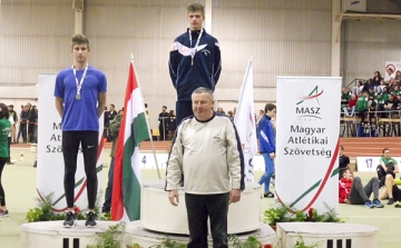 Farkas Bence országos bajnok 200 m-en és ezüstérmes 400 m-en!