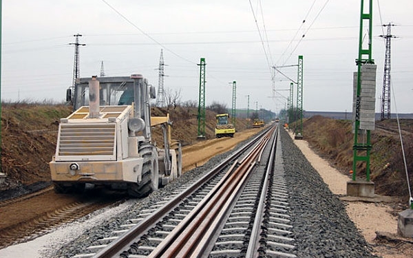 Hétfőn vasúti pályafelújítás kezdődött Dombóvár és Baté között
