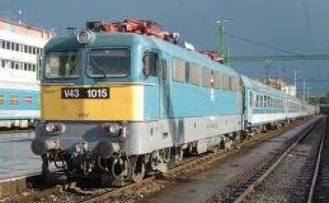 Változások a MÁV-nál - differenciált helyjegyárak a feláras vonatokon