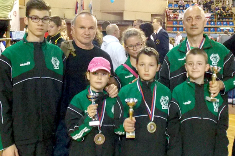 Karate Világbajnokság dombóvári arany-, ezüst- és bronzérmekkel