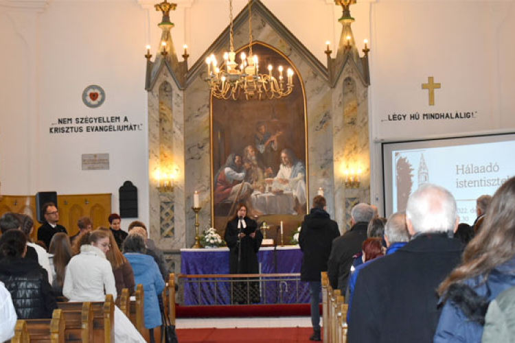 Hálaadó Istentiszteleten ünnepelt az evangélikus közösség Dombóváron