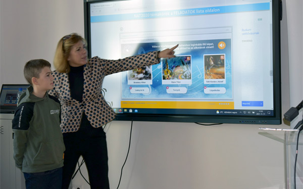 Hatszáz kérdéssorral bővült az Okos Doboz interaktív tanulási felület 
