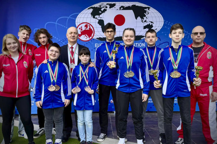 Karate Európa Bajnokság és utánpótlás Európa Kupa versenyen vettek részt dombóvári sportolók