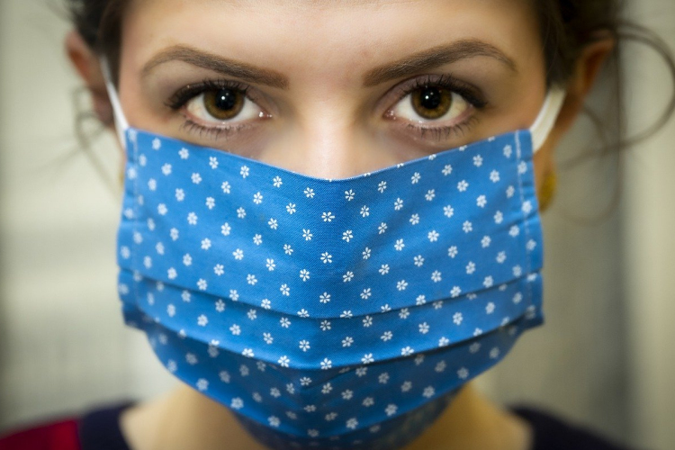 Tovább javultak a járványügyi mutatók a hétvégén Spanyolországban