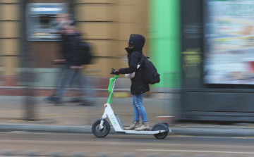 Vitézy Dávid már a KRESZ módosítása előtt szabályozná az elektromos rollerek közlekedését