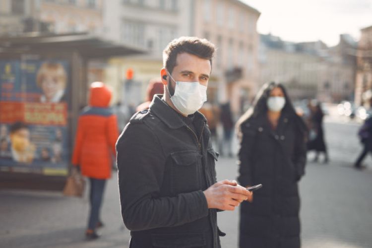 Szigorodnak a maszkviselés szabályai Dombóváron