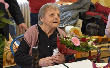 Magyarosi Sándornét 95. születésnapja alkalmából köszöntötték