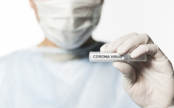 Von der Leyen: az év végére elkészülhet a vírus elleni oltás