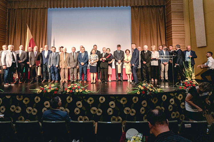 Molnár István díszpolgár mellett huszonketten vehettek át elismerést az ünnepi gálán