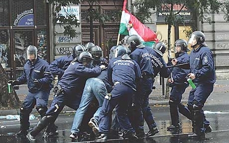 2006 ősze - Gyurcsány felelősségre vonását követeli a Jobbik