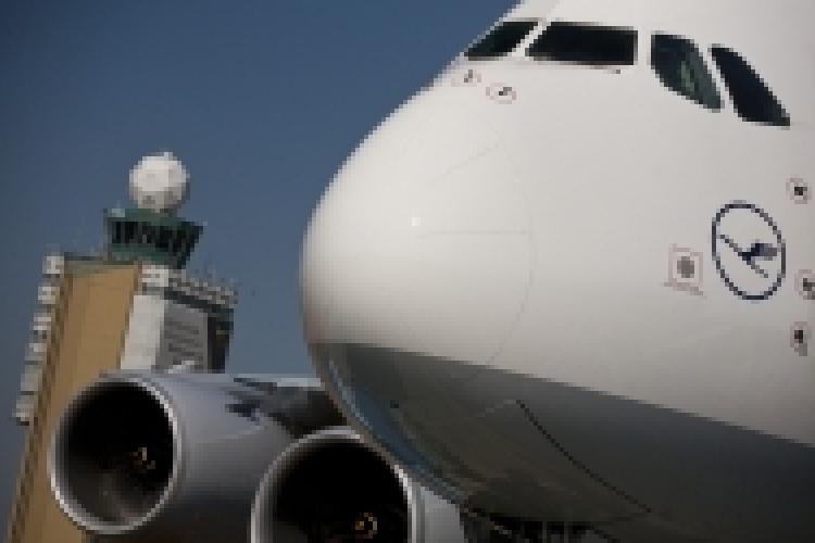 Állami légi szállító flottát tervez a kormány