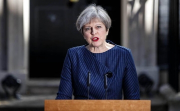 Theresa May lemondatását kezdeményezi a tory Brexit-tábor egyik vezetője