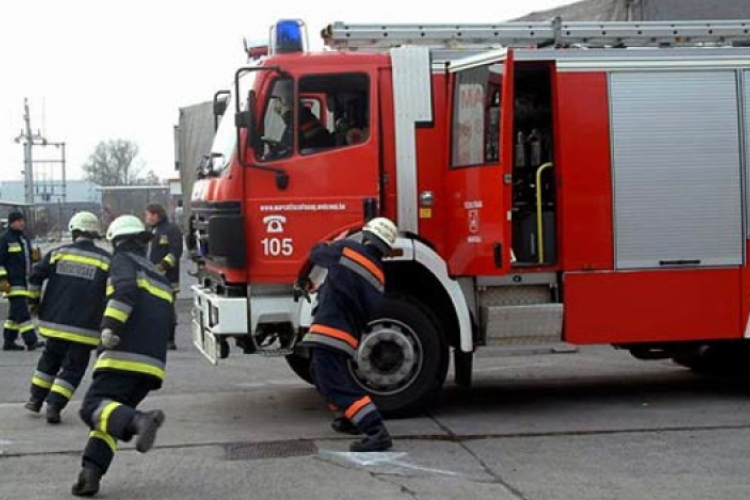  Folyamatos munkában a dombóvári tűzoltók