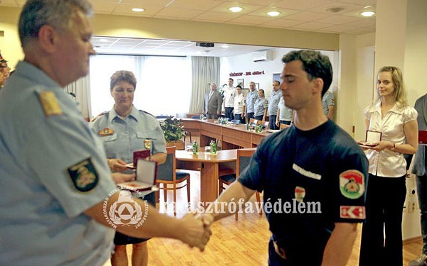 Új tiszttel bővült a Dombóvári Hivatásos Tűzoltó-parancsnokság állománya