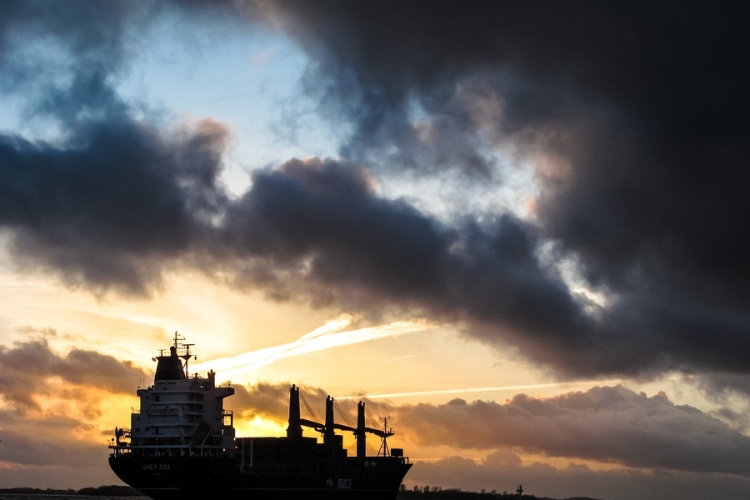 Kalózok támadtak meg egy olajszállító hajót – másfélmillió liter üzemanyagot loptak