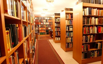 Újra kinyitja kapuit a dombóvári könyvtár