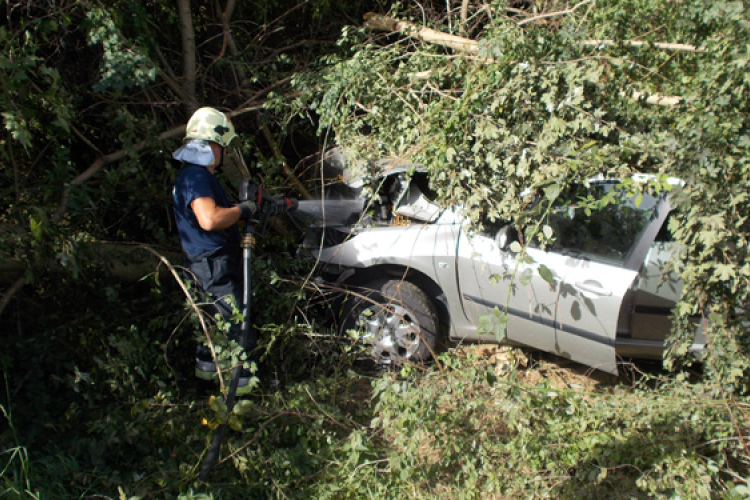 Egy személyautó hajtott árokba Döbrököz külterületén csütörtök délután