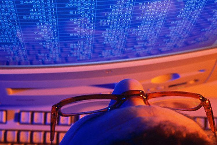 Napi három és fél órát tölt az átlagos internethasználó a világhálón