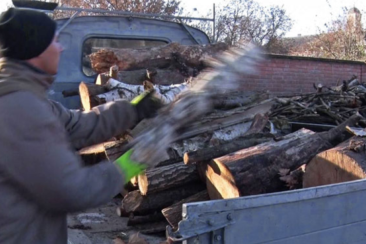 Újra jelentkezhetnek a rászorulók tűzifáért Dombóváron