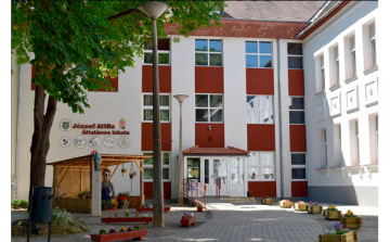 Befejeződtek a dombóvári József Attila Általános Iskola energetikai korszerűsítésének munkálatai